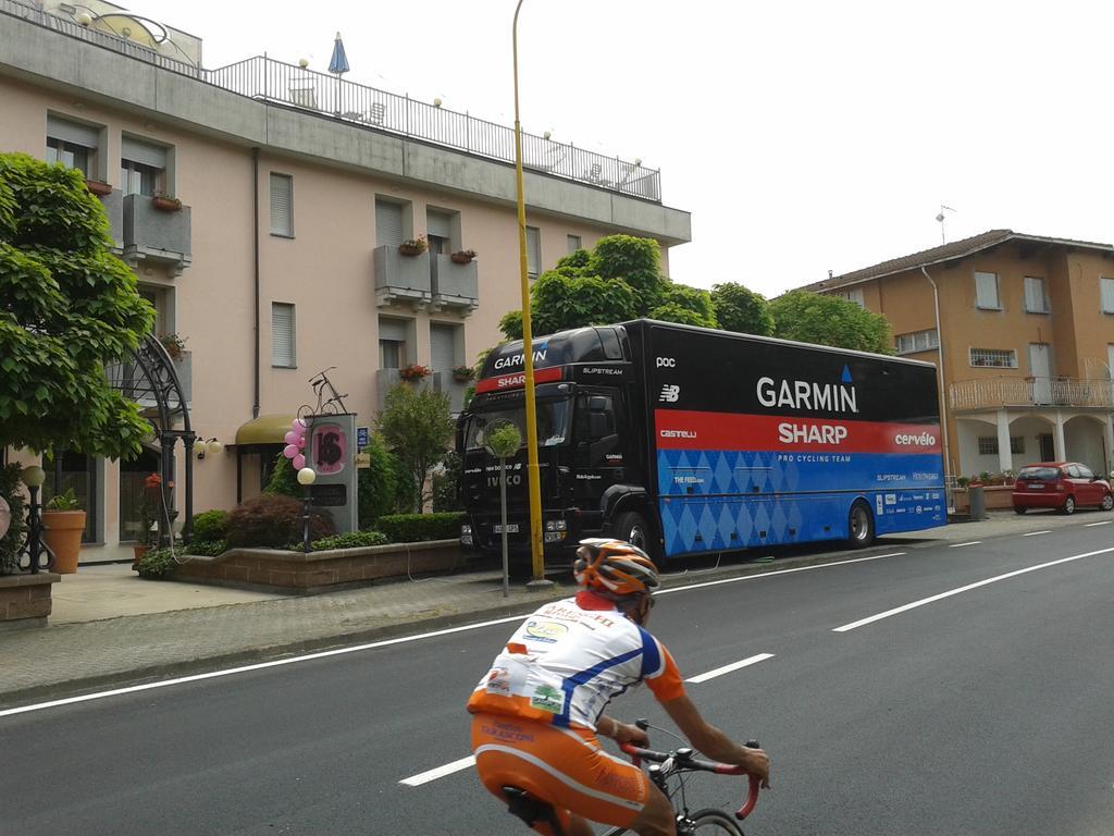 Hotel Sporting Tabiano Terme ภายนอก รูปภาพ