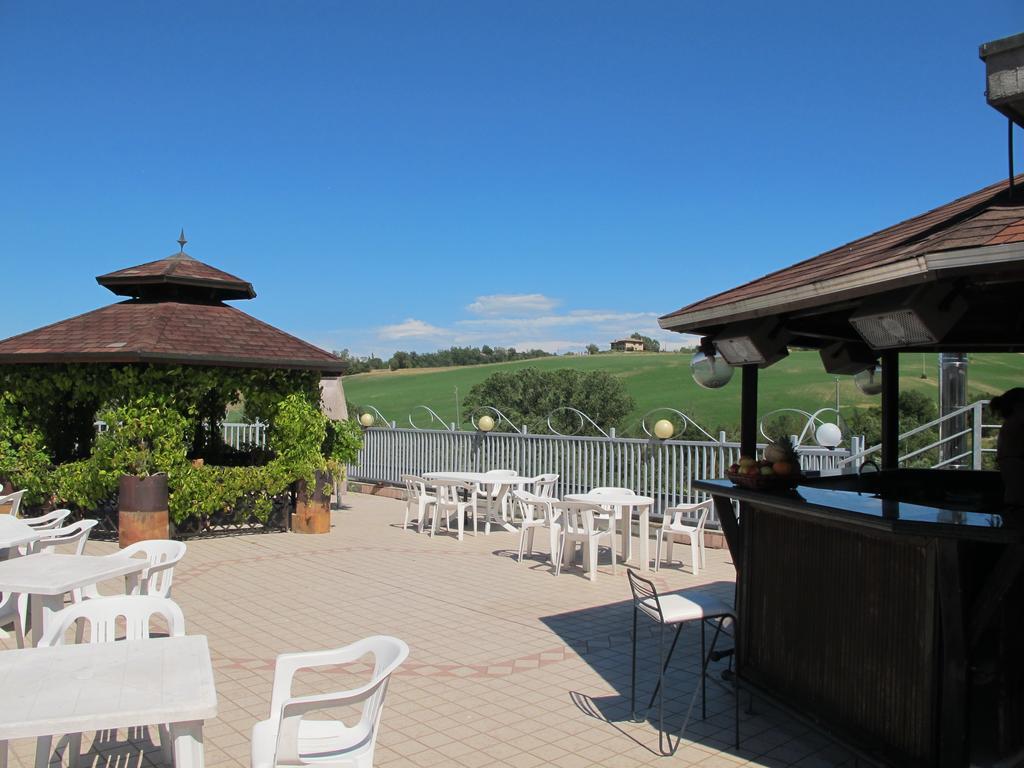 Hotel Sporting Tabiano Terme ภายนอก รูปภาพ