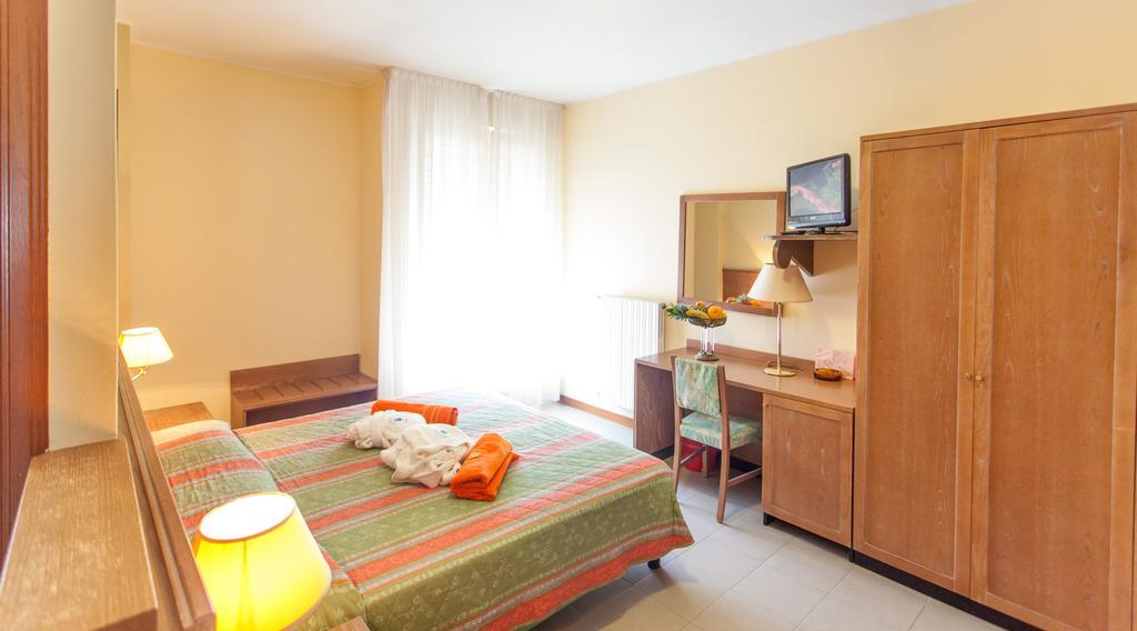 Hotel Sporting Tabiano Terme ภายนอก รูปภาพ