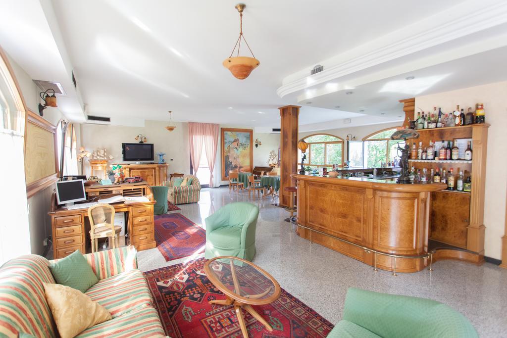 Hotel Sporting Tabiano Terme ภายนอก รูปภาพ