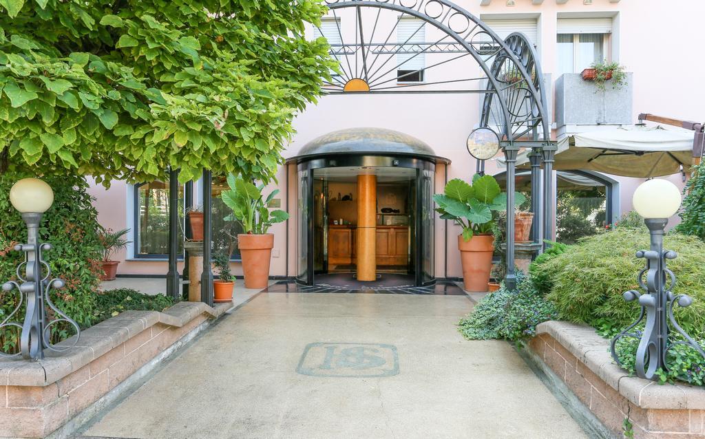 Hotel Sporting Tabiano Terme ภายนอก รูปภาพ